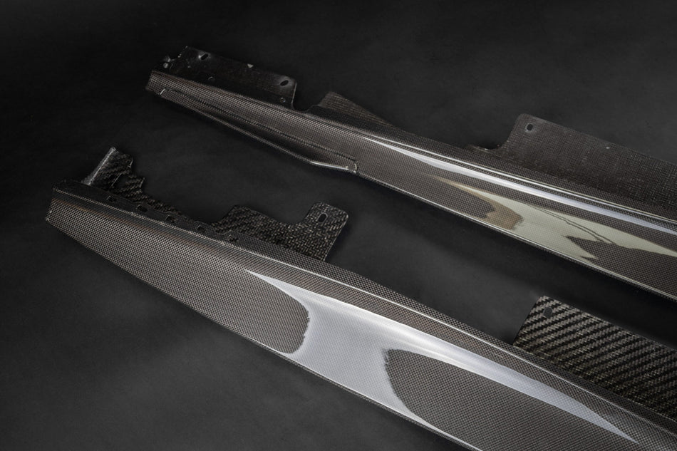 Ferrari Roma - Carbon Fiber Side Skirts (Large Fin)